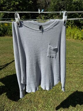 Alya Light Gray Ribbed Long-Sleeve Pocket Tee
